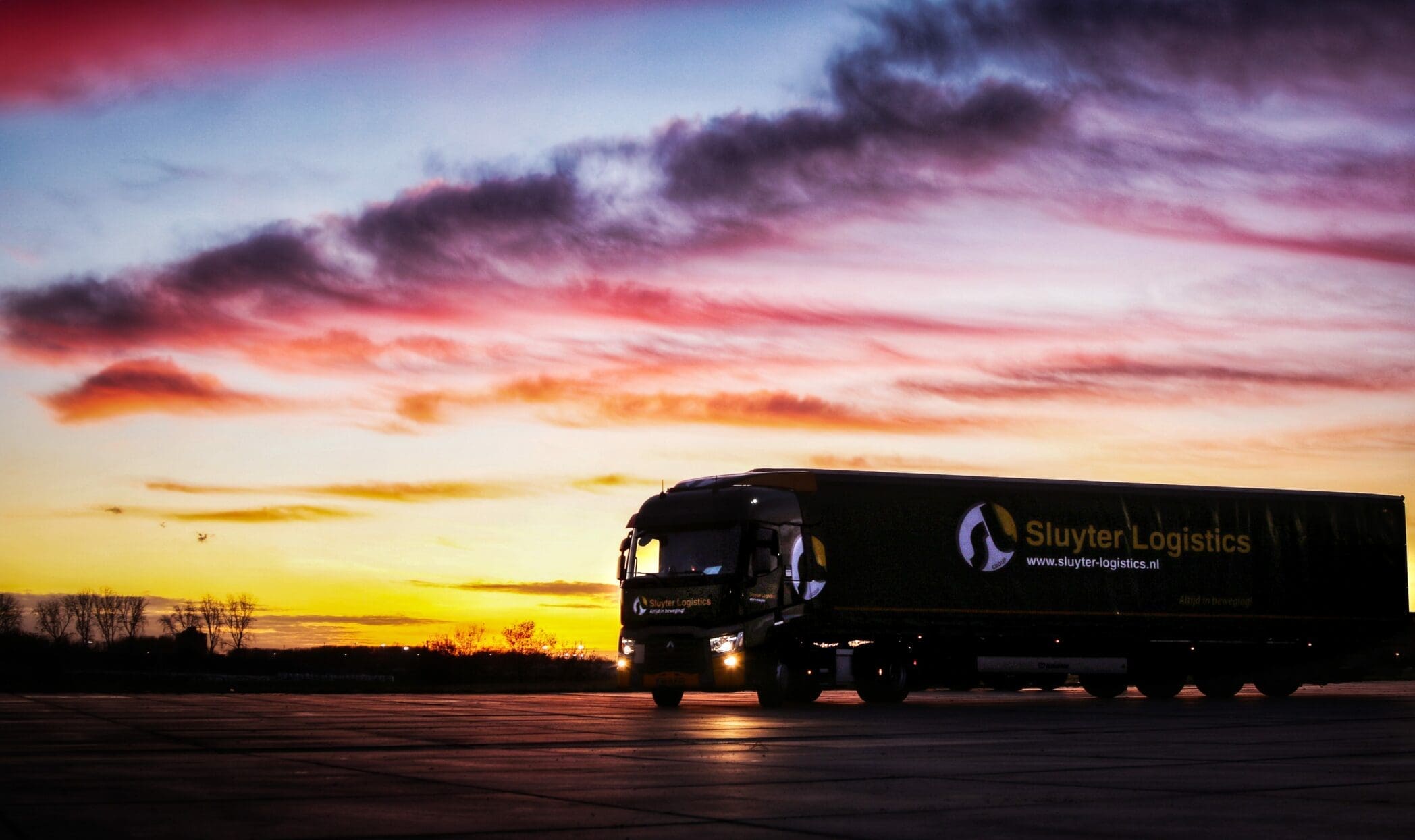 Truck sunset | Sluyter Logistics