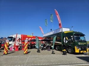 Startfest Sluyter Logistics en Scapino trucks